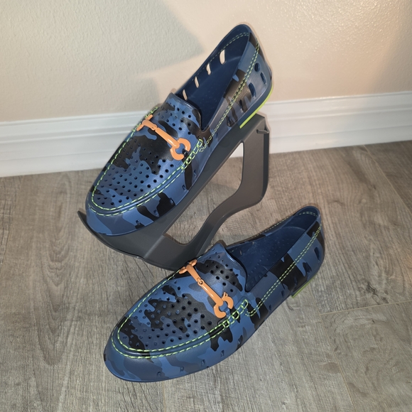 Floafers Stylish Blue Camouflage Men's Water Loafers - Picture 2 of 8